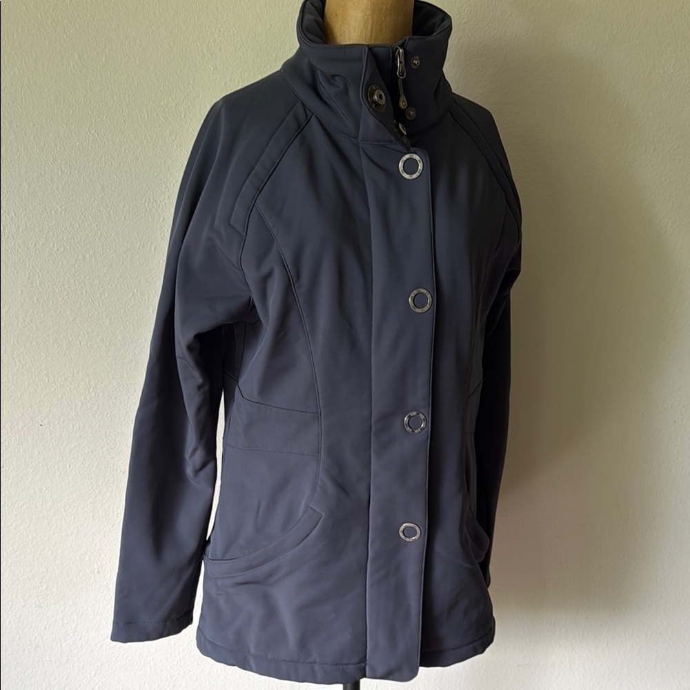 Isis sz 8 Park City soft shell jacket in granite Gray great pre owned condition